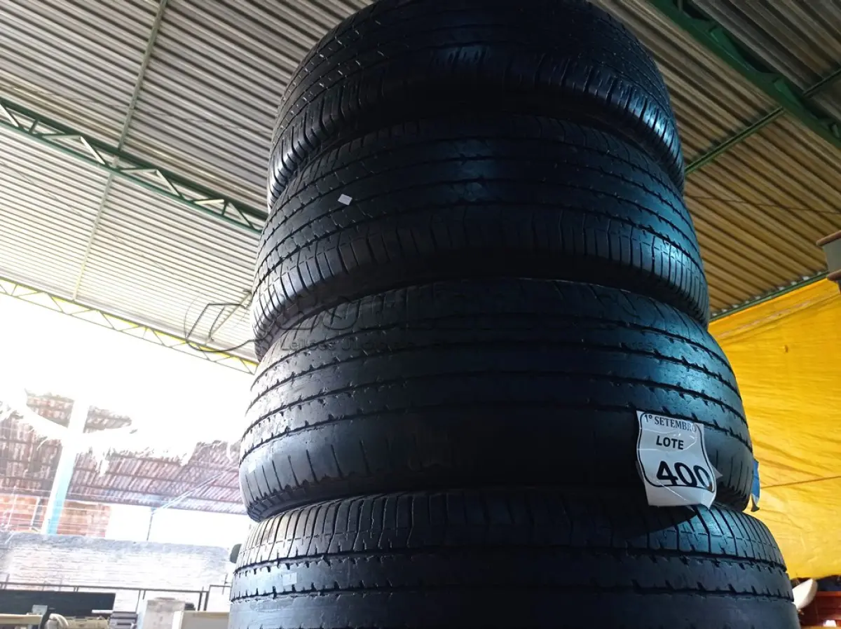 LOTE 400 - 04 PNEUS MEIA-VIDA 265/60/18. (NO ESTADO) ATENÇÃO! FAZER A VISITAÇÃO ANTES DE ARREMATAR, NÃO SABEMOS SE FUNCIONA. LEILÃO NÃO TEM GARANTIA E NEM DEVOLUÇÃO, SUJEITO A POSSÍVEIS AVARIAS VISÍVEIS/OCULTAS E/OU AUSÊNCIA DE COMPONENTES.