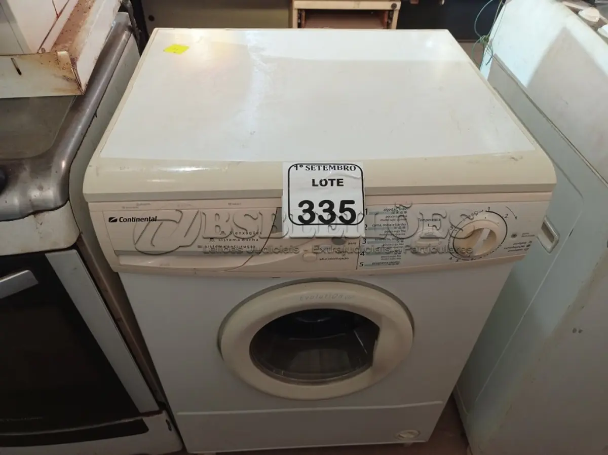 LOTE 335 - 01 MÁQUINA DE LAVAR CONTINENTAL. (NO ESTADO) ATENÇÃO! FAZER A VISITAÇÃO ANTES DE ARREMATAR, NÃO SABEMOS SE FUNCIONA. LEILÃO NÃO TEM GARANTIA E NEM DEVOLUÇÃO, SUJEITO A POSSÍVEIS AVARIAS VISÍVEIS/OCULTAS E/OU AUSÊNCIA DE COMPONENTES.