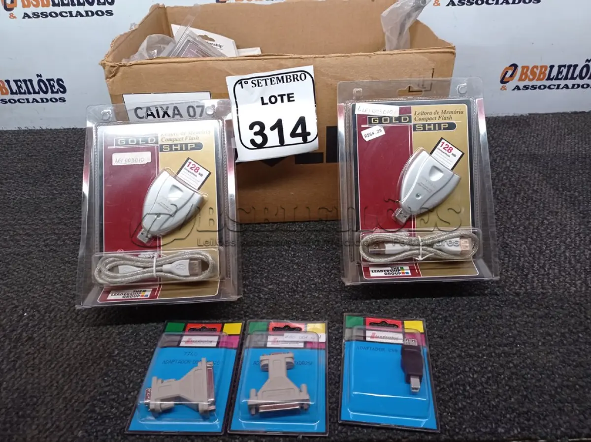 LOTE 314 - 01 LOTE COM CAIXAS COM CABOS E ADAPTADORES. (NO ESTADO) ATENÇÃO! FAZER A VISITAÇÃO ANTES DE ARREMATAR, NÃO SABEMOS SE FUNCIONA. LEILÃO NÃO TEM GARANTIA E NEM DEVOLUÇÃO, SUJEITO A POSSÍVEIS AVARIAS VISÍVEIS/OCULTAS E/OU AUSÊNCIA DE COMPONENTES.