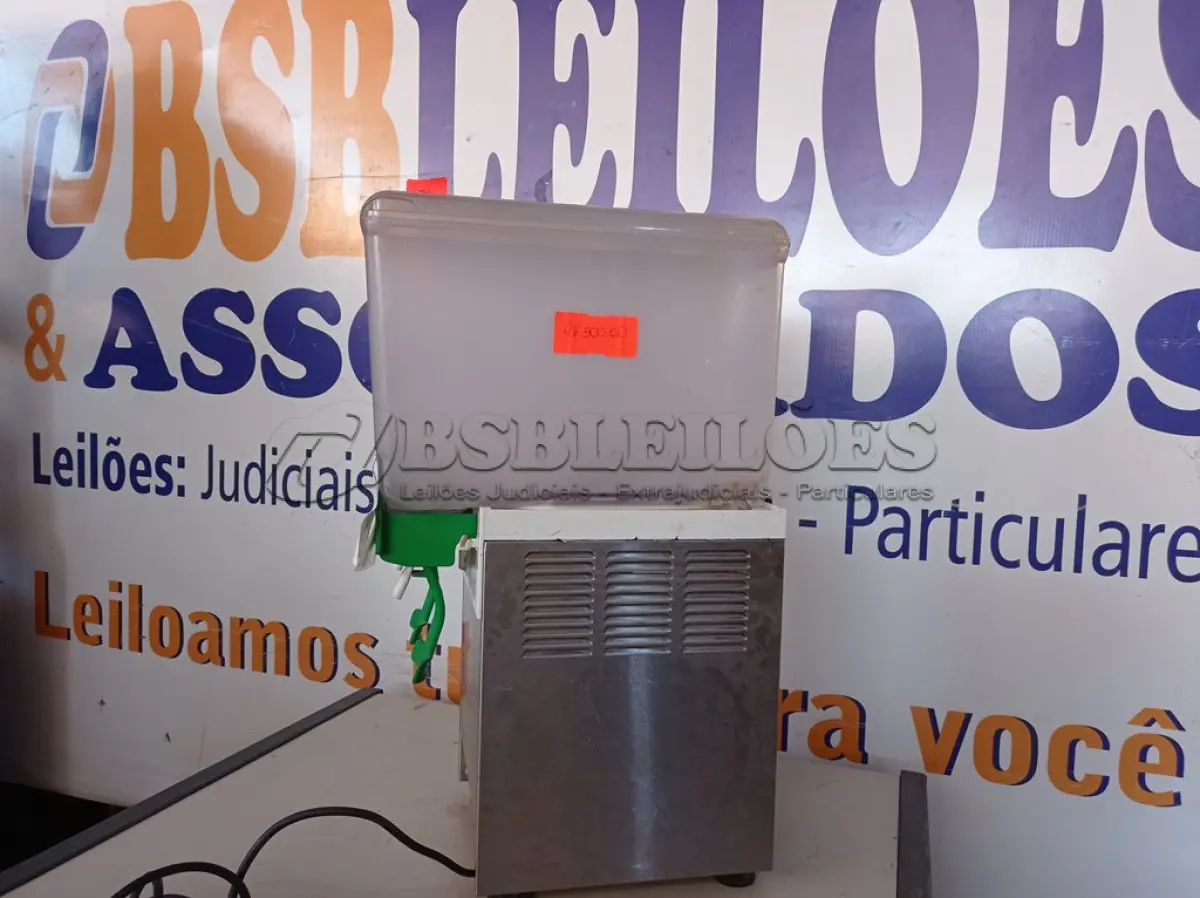 LOTE 180 - 01 SUQUEIRA MARCA BRAS 220V. (NO ESTADO) ATENÇÃO! FAZER A VISITAÇÃO ANTES DE ARREMATAR, NÃO SABEMOS SE FUNCIONA. LEILÃO NÃO TEM GARANTIA E NEM DEVOLUÇÃO, SUJEITO A POSSÍVEIS AVARIAS VISÍVEIS/OCULTAS E/OU AUSÊNCIA DE COMPONENTES.