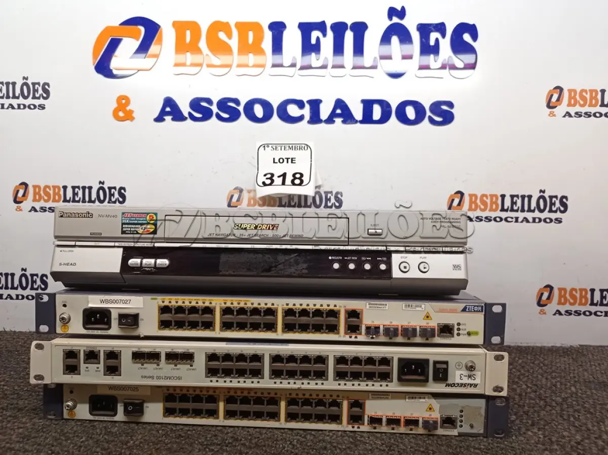 LOTE 318 - 01 VIDEOCASSETE E 03 SWITCHES MARCAS E MODELOS DIVERSOS. (NO ESTADO) ATENÇÃO! FAZER A VISITAÇÃO ANTES DE ARREMATAR, NÃO SABEMOS SE FUNCIONA. LEILÃO NÃO TEM GARANTIA E NEM DEVOLUÇÃO, SUJEITO A POSSÍVEIS AVARIAS VISÍVEIS/OCULTAS E/OU AUSÊNCIA DE COMPONENTES.