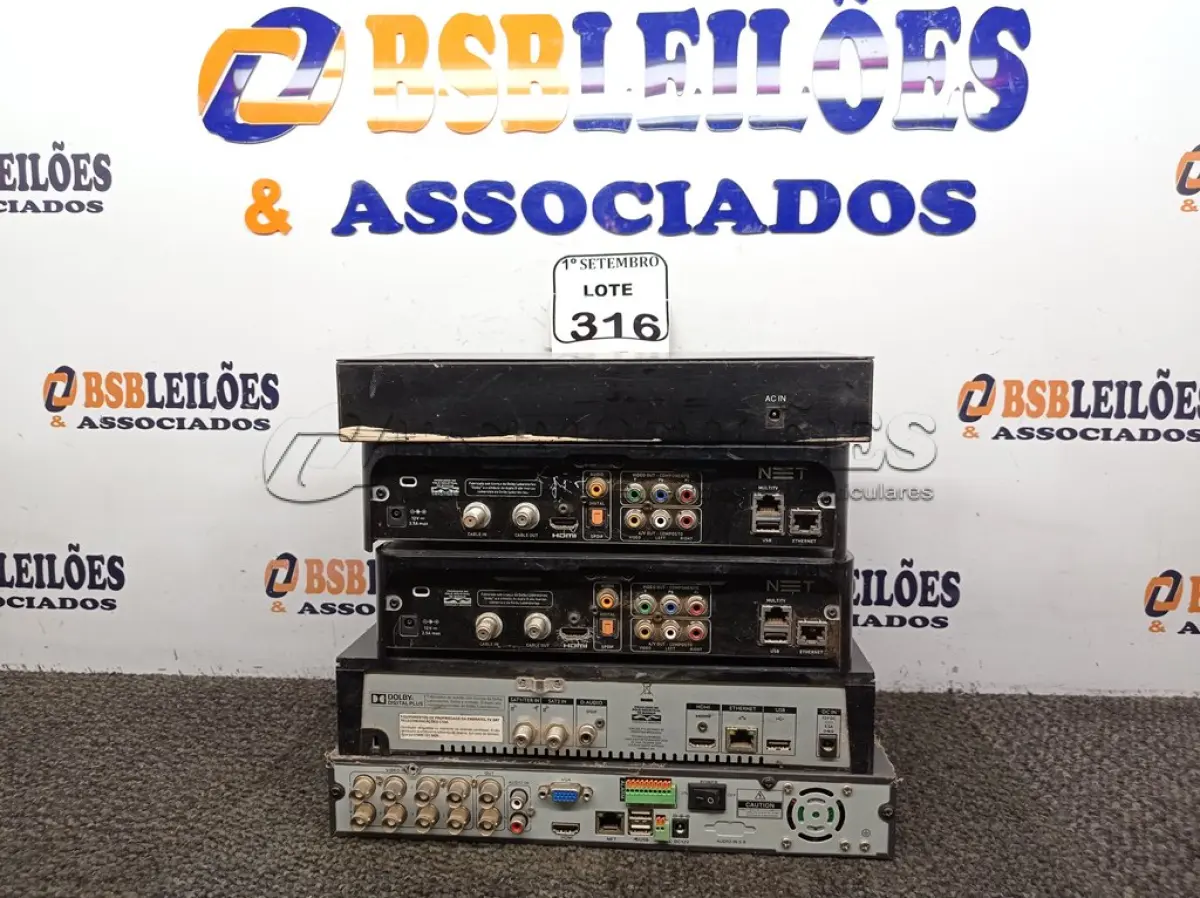LOTE 316 - 01 LOTE COM APARELHOS ELETRÔNICOS DIVERSOS. (NO ESTADO) ATENÇÃO! FAZER A VISITAÇÃO ANTES DE ARREMATAR, NÃO SABEMOS SE FUNCIONA. LEILÃO NÃO TEM GARANTIA E NEM DEVOLUÇÃO, SUJEITO A POSSÍVEIS AVARIAS VISÍVEIS/OCULTAS E/OU AUSÊNCIA DE COMPONENTES.