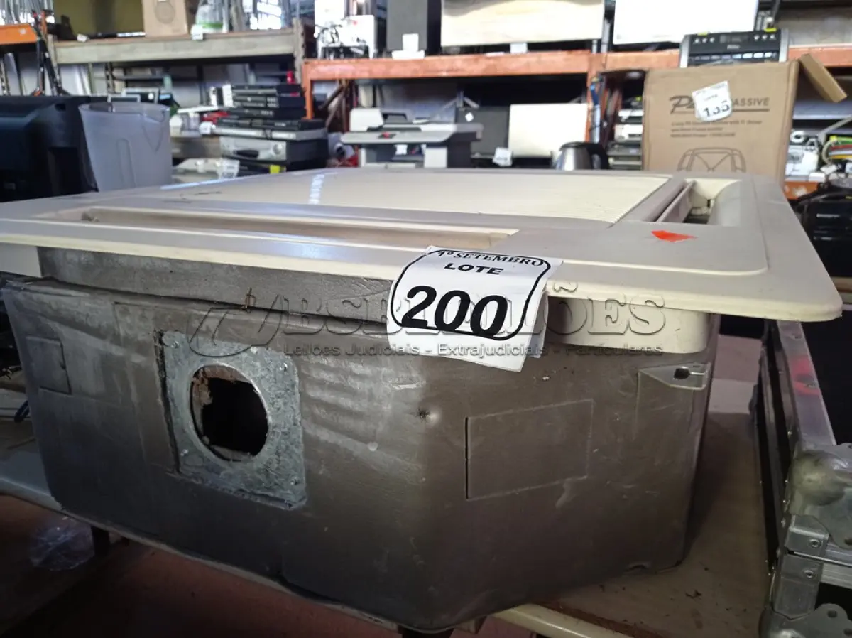 LOTE 200 - 01 EVAPORADORA DE TETO K7 MARCA YORK. (NO ESTADO) ATENÇÃO! FAZER A VISITAÇÃO ANTES DE ARREMATAR, NÃO SABEMOS SE FUNCIONA. LEILÃO NÃO TEM GARANTIA E NEM DEVOLUÇÃO, SUJEITO A POSSÍVEIS AVARIAS VISÍVEIS/OCULTAS E/OU AUSÊNCIA DE COMPONENTES.