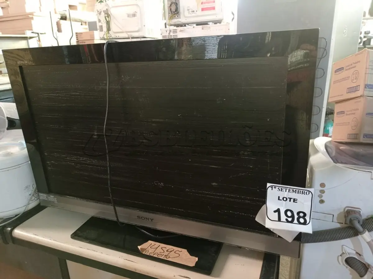 LOTE 198 - 02 TVS 32” POLEGADAS 01 MARCA LG E SONY PARA A RETIRADA DE PEÇAS. (NO ESTADO) ATENÇÃO! FAZER A VISITAÇÃO ANTES DE ARREMATAR, NÃO SABEMOS SE FUNCIONA. LEILÃO NÃO TEM GARANTIA E NEM DEVOLUÇÃO, SUJEITO A POSSÍVEIS AVARIAS VISÍVEIS/OCULTAS E/OU AUSÊNCIA DE COMPONENTES.