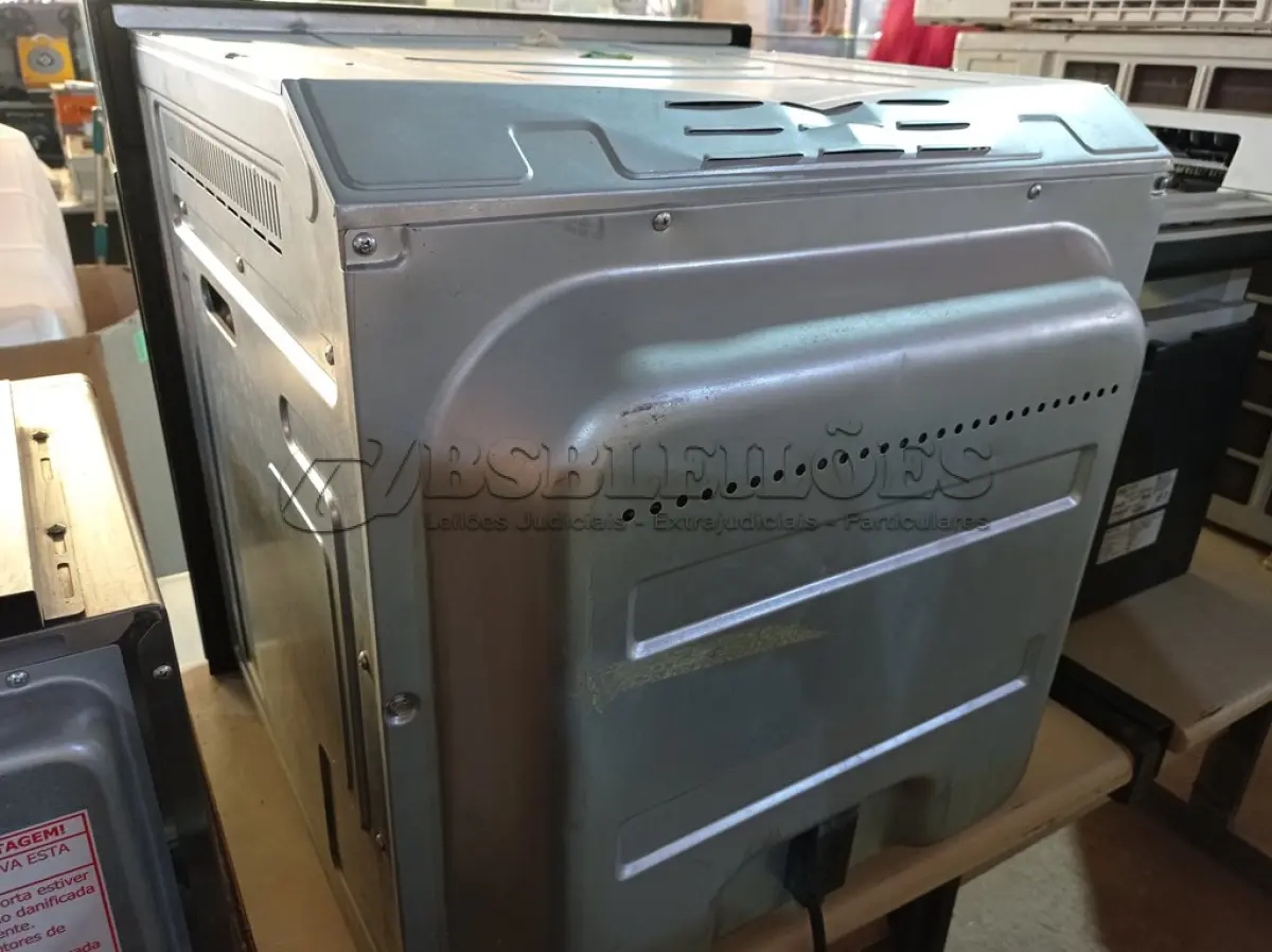 LOTE 175 - 01 FORNO ELÉTRICO DE EMBUTIR MARCA ELETROMEC 220V. (NO ESTADO) ATENÇÃO! FAZER A VISITAÇÃO ANTES DE ARREMATAR, NÃO SABEMOS SE FUNCIONA. LEILÃO NÃO TEM GARANTIA E NEM DEVOLUÇÃO, SUJEITO A POSSÍVEIS AVARIAS VISÍVEIS/OCULTAS E/OU AUSÊNCIA DE COMPONENTES.