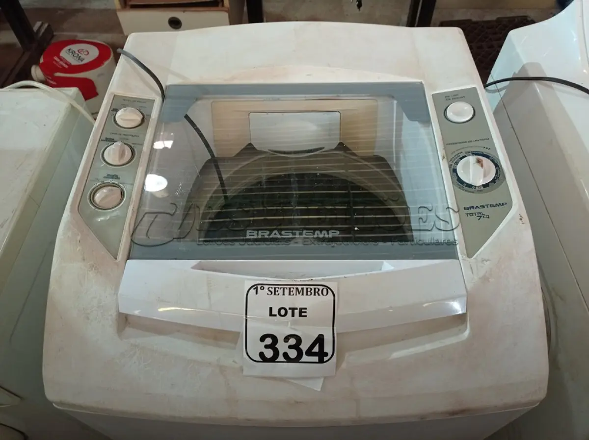 LOTE 334 - 01 MÁQUINA DE LAVAR BRASTEMP. (NO ESTADO) ATENÇÃO! FAZER A VISITAÇÃO ANTES DE ARREMATAR, NÃO SABEMOS SE FUNCIONA. LEILÃO NÃO TEM GARANTIA E NEM DEVOLUÇÃO, SUJEITO A POSSÍVEIS AVARIAS VISÍVEIS/OCULTAS E/OU AUSÊNCIA DE COMPONENTES.