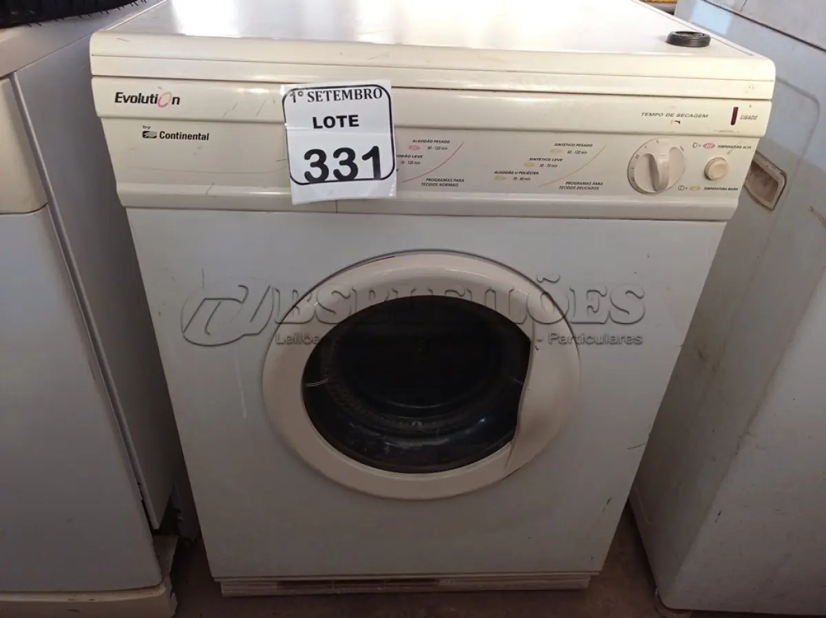 LOTE 331 - 01 MÁQUINA DE LAVAR EVOLUTION. (NO ESTADO) ATENÇÃO! FAZER A VISITAÇÃO ANTES DE ARREMATAR, NÃO SABEMOS SE FUNCIONA. LEILÃO NÃO TEM GARANTIA E NEM DEVOLUÇÃO, SUJEITO A POSSÍVEIS AVARIAS VISÍVEIS/OCULTAS E/OU AUSÊNCIA DE COMPONENTES.