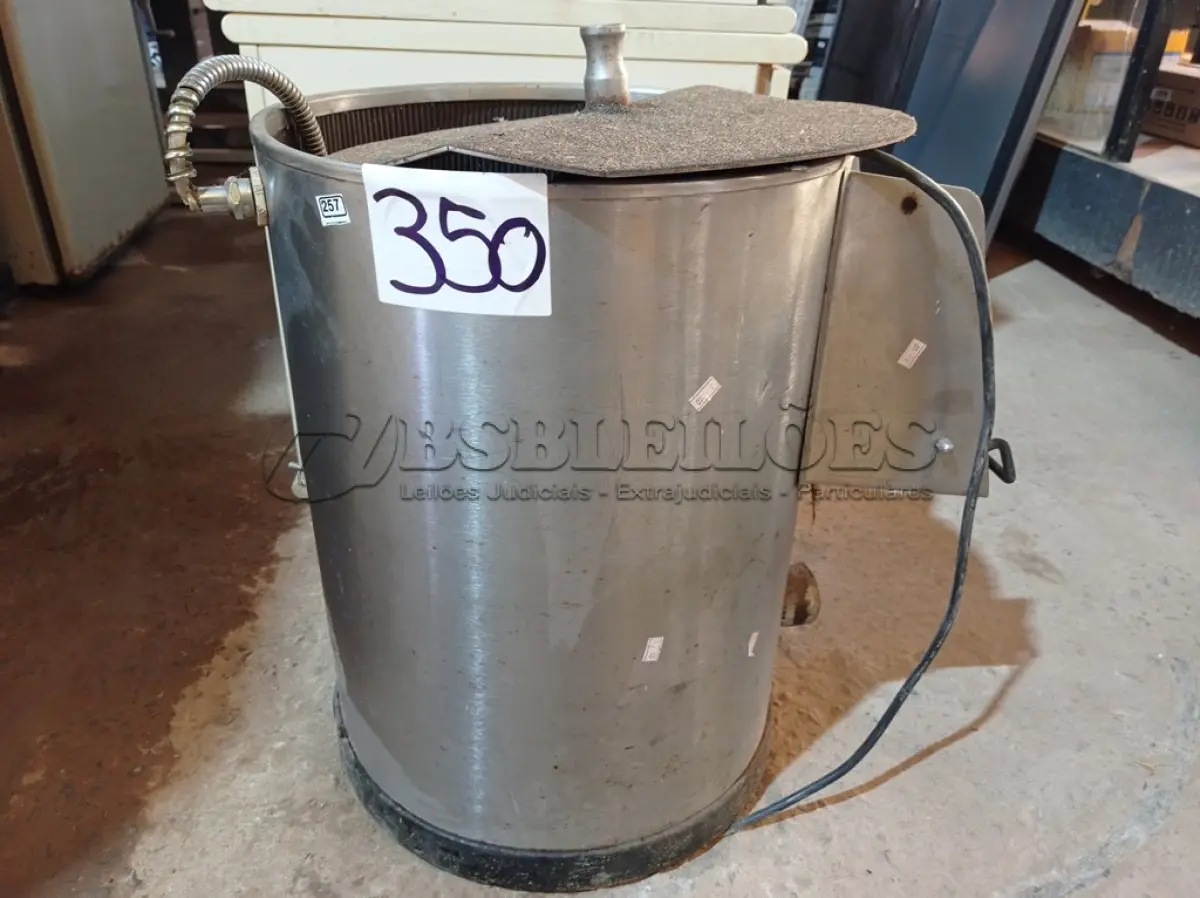 LOTE 350 - 01 DESCASCADOR DE BATATINHA EM INOX. (NO ESTADO) ATENÇÃO! FAZER A VISITAÇÃO ANTES DE ARREMATAR, NÃO SABEMOS SE FUNCIONA. LEILÃO NÃO TEM GARANTIA E NEM DEVOLUÇÃO, SUJEITO A POSSÍVEIS AVARIAS VISÍVEIS/OCULTAS E/OU AUSÊNCIA DE COMPONENTES.