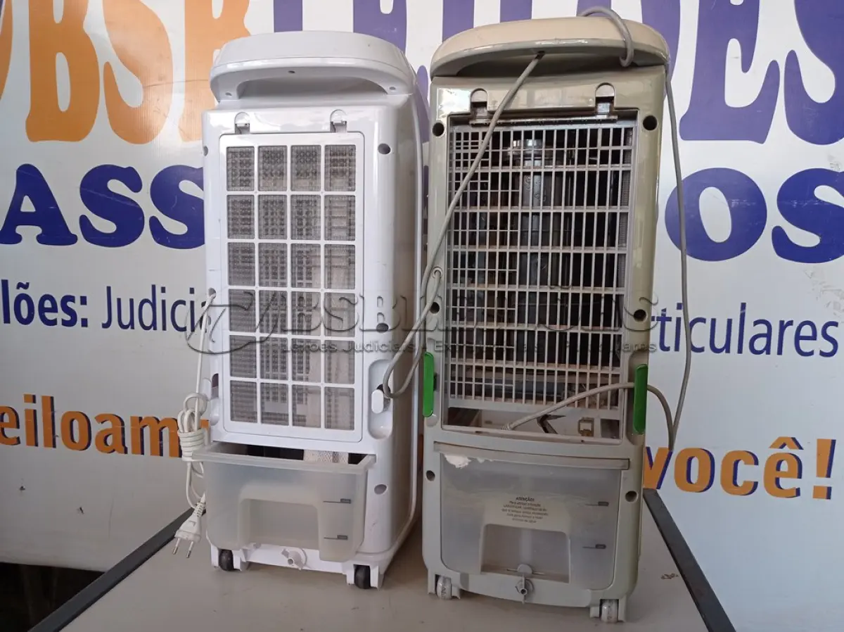 LOTE 182 - 02 CLIMATIZADORES MARCAS E MODELOS DIVERSOS COM AVARIAS. (NO ESTADO) ATENÇÃO! FAZER A VISITAÇÃO ANTES DE ARREMATAR, NÃO SABEMOS SE FUNCIONA. LEILÃO NÃO TEM GARANTIA E NEM DEVOLUÇÃO, SUJEITO A POSSÍVEIS AVARIAS VISÍVEIS/OCULTAS E/OU AUSÊNCIA DE COMPONENTES.