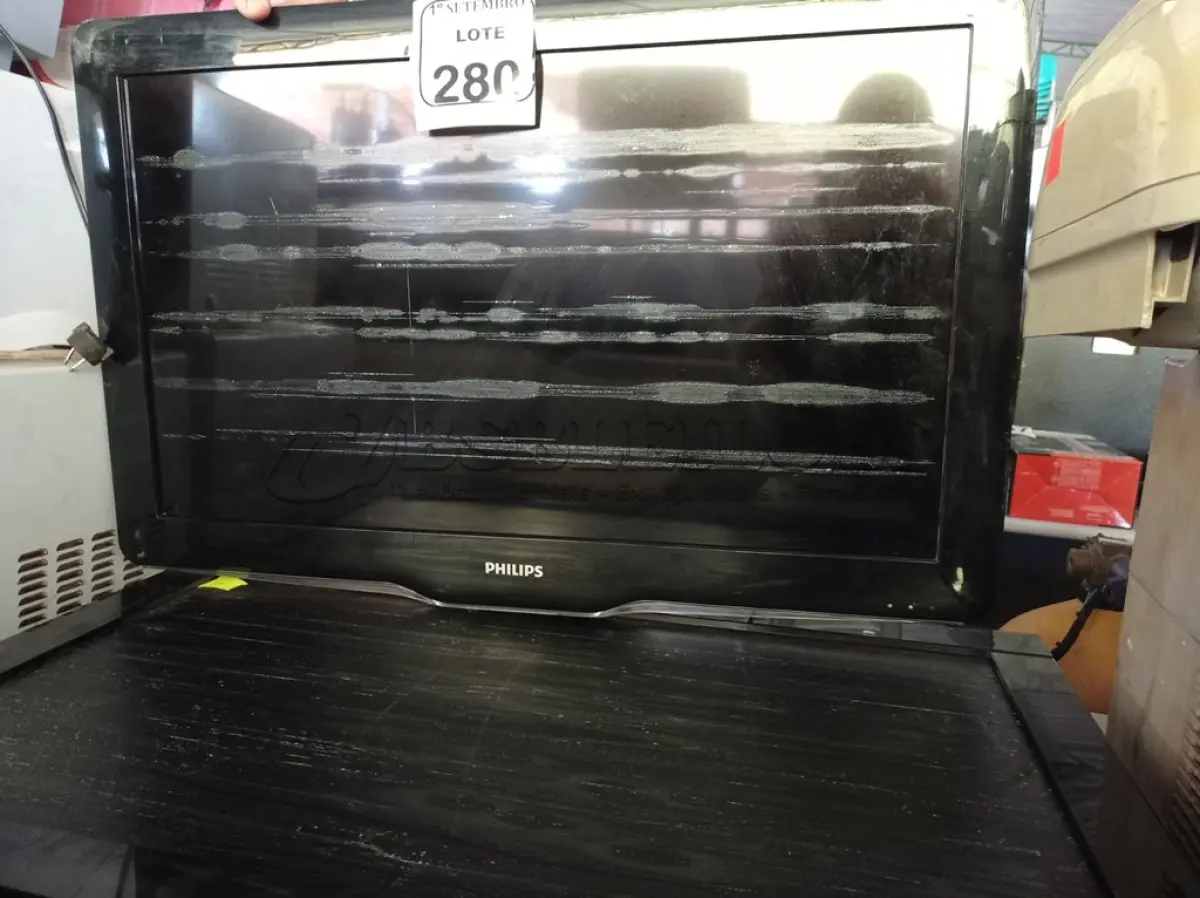 LOTE 280 - 02 TVS “32” POLEGADAS SENDO UMA SONY E A OUTRA PHILCO E 01 TV DE TUBO. (NO ESTADO) ATENÇÃO! FAZER A VISITAÇÃO ANTES DE ARREMATAR, NÃO SABEMOS SE FUNCIONA. LEILÃO NÃO TEM GARANTIA E NEM DEVOLUÇÃO, SUJEITO A POSSÍVEIS AVARIAS VISÍVEIS/OCULTAS E/OU AUSÊNCIA DE COMPONENTES.