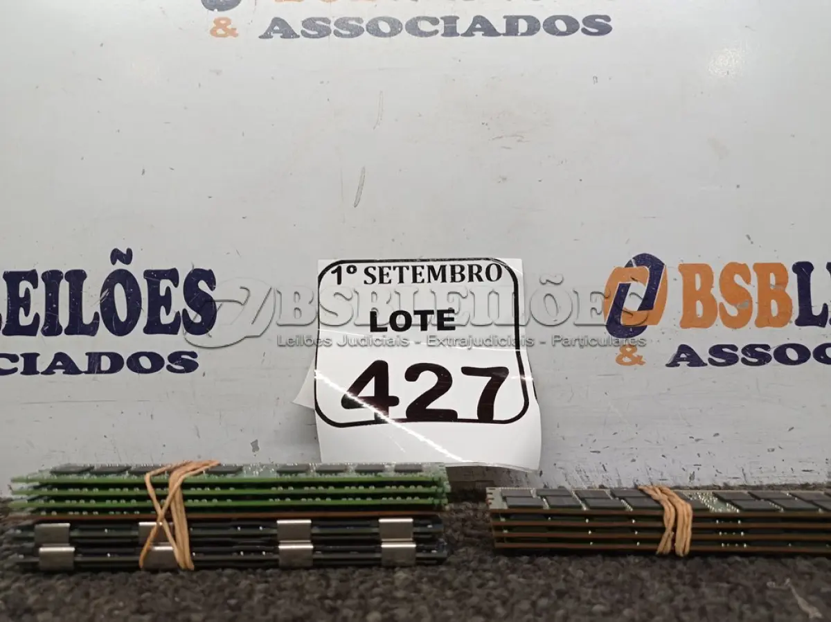 LOTE 427 - 10 MEMÓRIAS. (NO ESTADO) ATENÇÃO! FAZER A VISITAÇÃO ANTES DE ARREMATAR, NÃO SABEMOS SE FUNCIONA. LEILÃO NÃO TEM GARANTIA E NEM DEVOLUÇÃO, SUJEITO A POSSÍVEIS AVARIAS VISÍVEIS/OCULTAS E/OU AUSÊNCIA DE COMPONENTES.