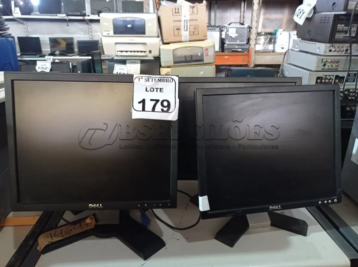 LOTE 179 - 08 MONITORES LCD MARCAS E MODELOS DIVERSOS PARA A RETIRADA DE PEÇAS. (NO ESTADO) ATENÇÃO! FAZER A VISITAÇÃO ANTES DE ARREMATAR, NÃO SABEMOS SE FUNCIONA. LEILÃO NÃO TEM GARANTIA E NEM DEVOLUÇÃO, SUJEITO A POSSÍVEIS AVARIAS VISÍVEIS/OCULTAS E/OU AUSÊNCIA DE COMPONENTES.