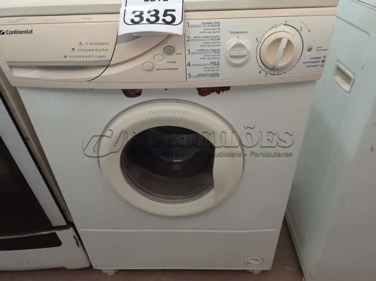 LOTE 335 - 01 MÁQUINA DE LAVAR CONTINENTAL. (NO ESTADO) ATENÇÃO! FAZER A VISITAÇÃO ANTES DE ARREMATAR, NÃO SABEMOS SE FUNCIONA. LEILÃO NÃO TEM GARANTIA E NEM DEVOLUÇÃO, SUJEITO A POSSÍVEIS AVARIAS VISÍVEIS/OCULTAS E/OU AUSÊNCIA DE COMPONENTES.