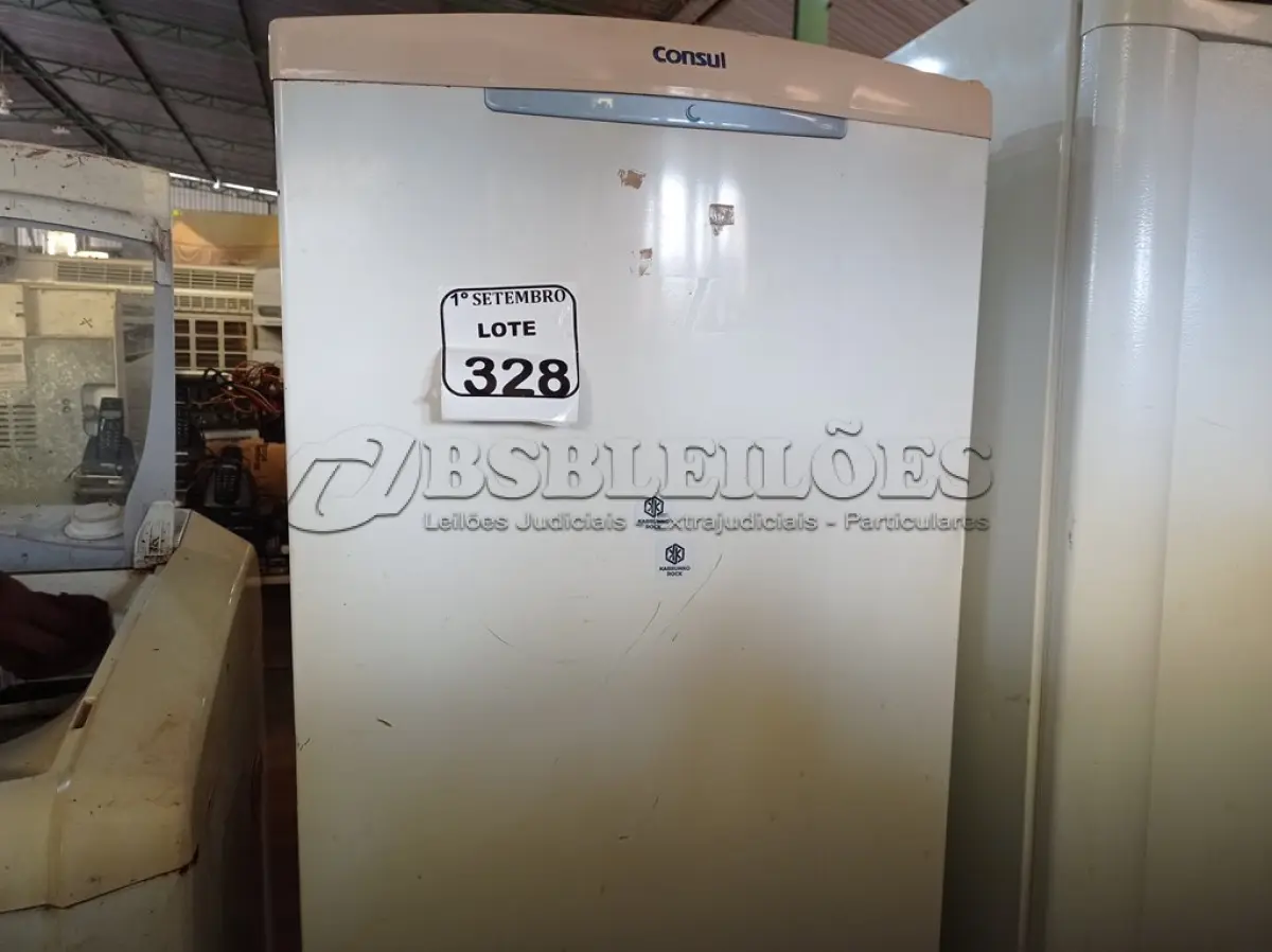 LOTE 328 - 01 GELADEIRA CONSUL. (NO ESTADO) ATENÇÃO! FAZER A VISITAÇÃO ANTES DE ARREMATAR, NÃO SABEMOS SE FUNCIONA. LEILÃO NÃO TEM GARANTIA E NEM DEVOLUÇÃO, SUJEITO A POSSÍVEIS AVARIAS VISÍVEIS/OCULTAS E/OU AUSÊNCIA DE COMPONENTES.