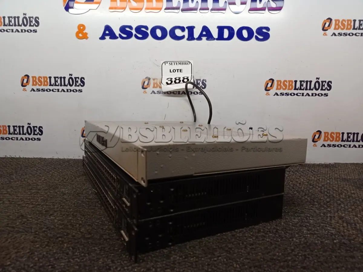 LOTE 388 - 02 SWITCHES E 01 FONTE BIVOLTE. (NO ESTADO) ATENÇÃO! FAZER A VISITAÇÃO ANTES DE ARREMATAR, NÃO SABEMOS SE FUNCIONA. LEILÃO NÃO TEM GARANTIA E NEM DEVOLUÇÃO, SUJEITO A POSSÍVEIS AVARIAS VISÍVEIS/OCULTAS E/OU AUSÊNCIA DE COMPONENTES.