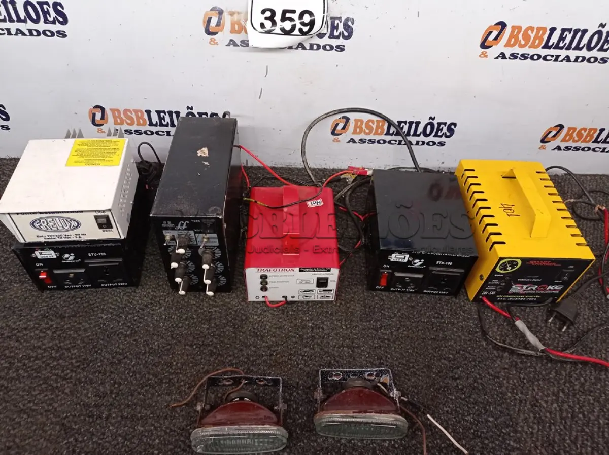 LOTE 359 - 01 LOTE COM DIVERSAS FONTES ESTABILIZADAS E APARELHOS ELETRÔNICOS DIVERSAS. (NO ESTADO) ATENÇÃO! FAZER A VISITAÇÃO ANTES DE ARREMATAR, NÃO SABEMOS SE FUNCIONA. LEILÃO NÃO TEM GARANTIA E NEM DEVOLUÇÃO, SUJEITO A POSSÍVEIS AVARIAS VISÍVEIS/OCULTAS E/OU AUSÊNCIA DE COMPONENTES.