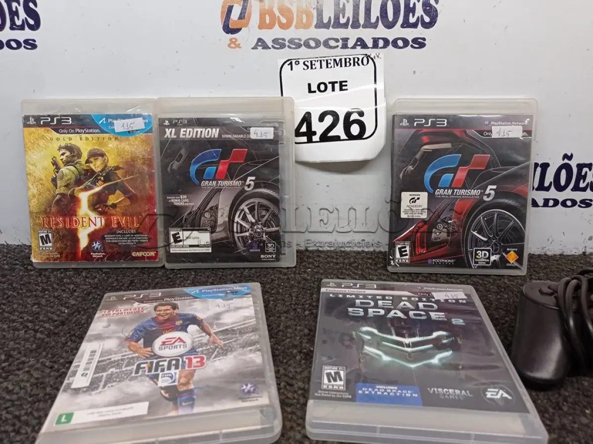 LOTE 426 - 04 JOGOS PARA PS 3  E 01 CONTROLE PARA PS 2 (NO ESTADO) ATENÇÃO! FAZER A VISITAÇÃO ANTES DE ARREMATAR, NÃO SABEMOS SE FUNCIONA. LEILÃO NÃO TEM GARANTIA E NEM DEVOLUÇÃO, SUJEITO A POSSÍVEIS AVARIAS VISÍVEIS/OCULTAS E/OU AUSÊNCIA DE COMPONENTES.