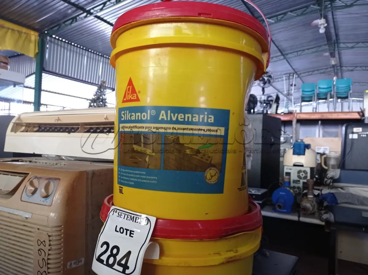 LOTE 284 - 02 BALDES DE SIKANOL ALVENARIA, ADITIVO PLASTIFICANTE PARA ARGAMASSA DE ASSENTAMENTO E REBOCO 18L. (NO ESTADO) ATENÇÃO! FAZER A VISITAÇÃO ANTES DE ARREMATAR, NÃO SABEMOS SE FUNCIONA. LEILÃO NÃO TEM GARANTIA E NEM DEVOLUÇÃO, SUJEITO A POSSÍVEIS AVARIAS VISÍVEIS/OCULTAS E/OU AUSÊNCIA DE COMPONENTES.