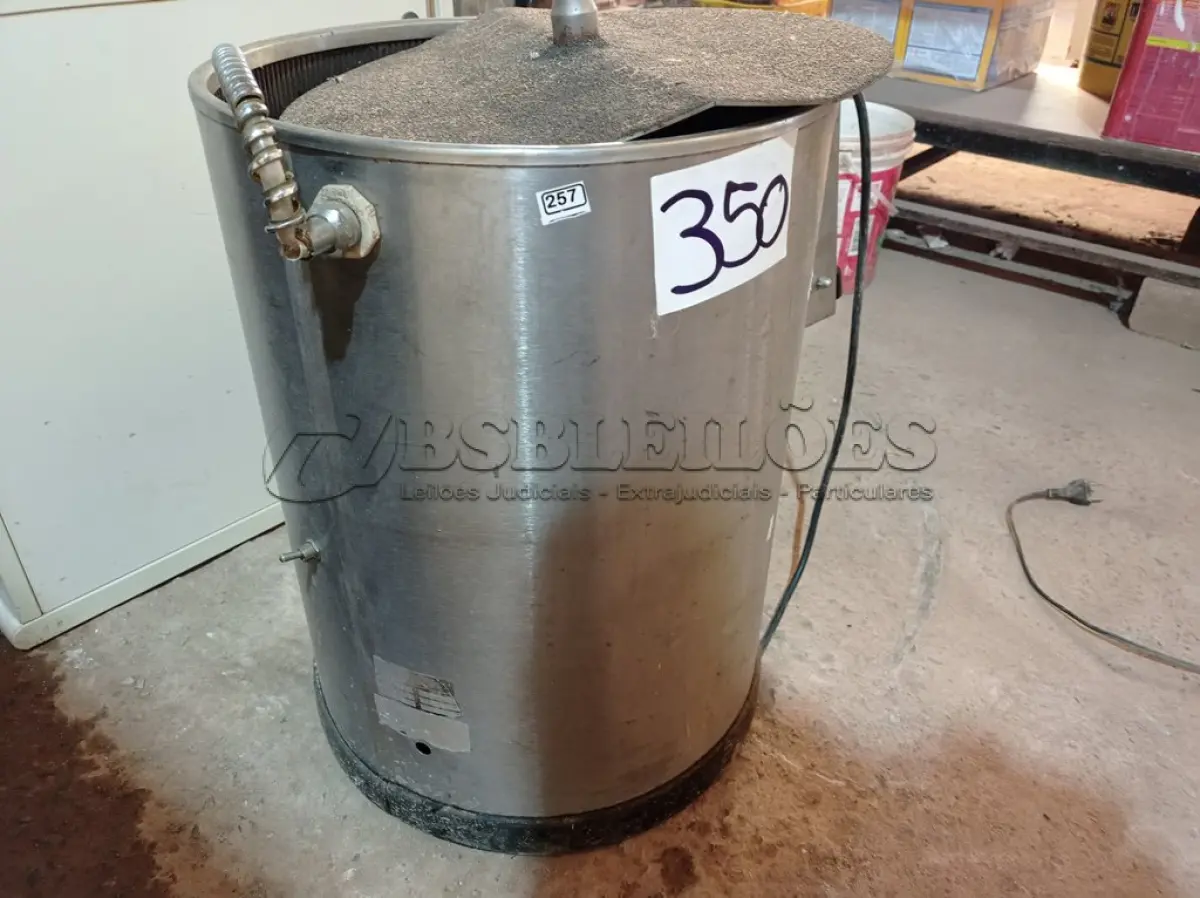 LOTE 350 - 01 DESCASCADOR DE BATATINHA EM INOX. (NO ESTADO) ATENÇÃO! FAZER A VISITAÇÃO ANTES DE ARREMATAR, NÃO SABEMOS SE FUNCIONA. LEILÃO NÃO TEM GARANTIA E NEM DEVOLUÇÃO, SUJEITO A POSSÍVEIS AVARIAS VISÍVEIS/OCULTAS E/OU AUSÊNCIA DE COMPONENTES.