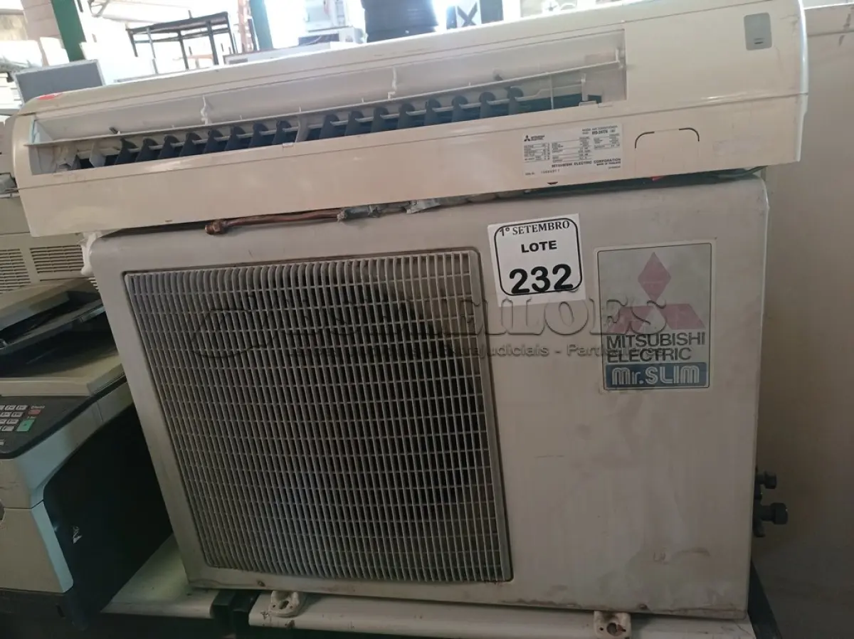 LOTE 232 - 01 CONDESADORA, 01 EVAPORIZADORA MARCA MITSUBISH. (NO ESTADO) ATENÇÃO! FAZER A VISITAÇÃO ANTES DE ARREMATAR, NÃO SABEMOS SE FUNCIONA. LEILÃO NÃO TEM GARANTIA E NEM DEVOLUÇÃO, SUJEITO A POSSÍVEIS AVARIAS VISÍVEIS/OCULTAS E/OU AUSÊNCIA DE COMPONENTES.