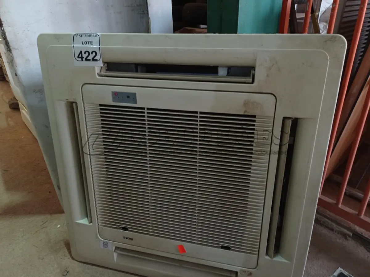 LOTE 422 - 01 EVAPORADORA DE TETO K7 MARCA YORK. (NO ESTADO) ATENÇÃO! FAZER A VISITAÇÃO ANTES DE ARREMATAR, NÃO SABEMOS SE FUNCIONA. LEILÃO NÃO TEM GARANTIA E NEM DEVOLUÇÃO, SUJEITO A POSSÍVEIS AVARIAS VISÍVEIS/OCULTAS E/OU AUSÊNCIA DE COMPONENTES.