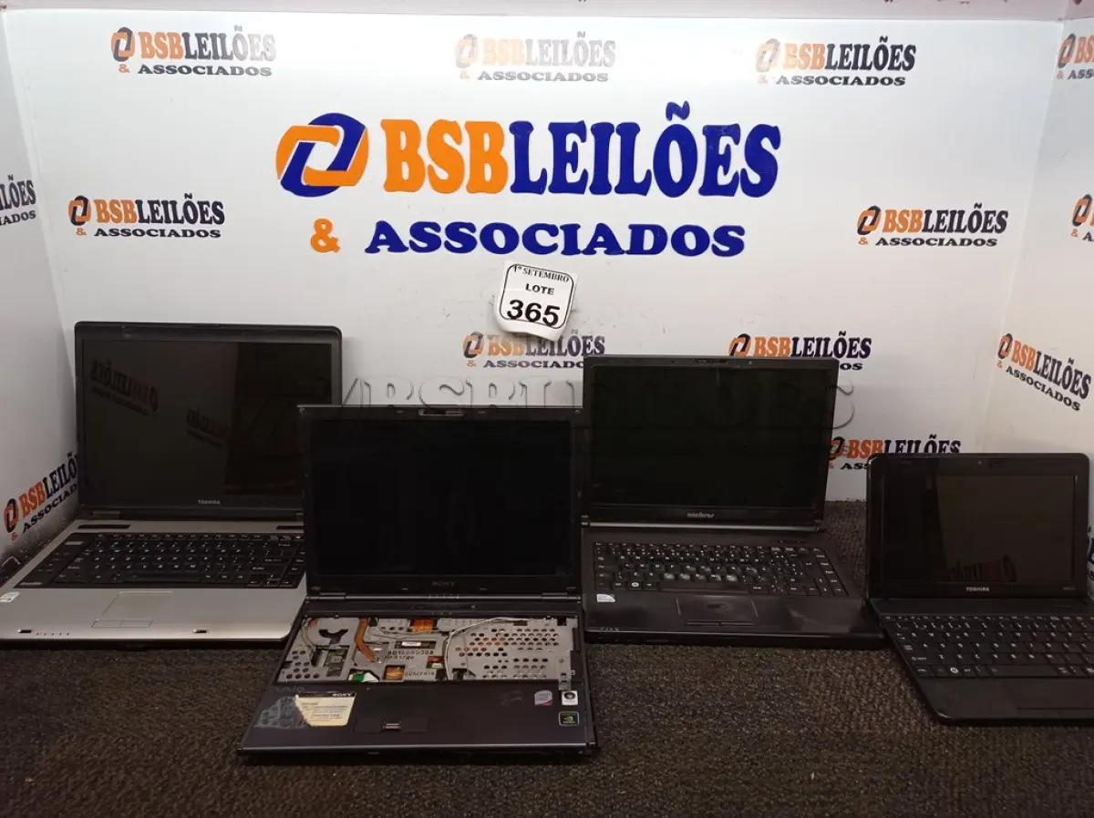 LOTE 365 - 04 NOTEBOOKS MARCAS E MODELOS DIVERSOS PARA A RETIRADA DE PEÇAS. (NO ESTADO) ATENÇÃO! FAZER A VISITAÇÃO ANTES DE ARREMATAR, NÃO SABEMOS SE FUNCIONA. LEILÃO NÃO TEM GARANTIA E NEM DEVOLUÇÃO, SUJEITO A POSSÍVEIS AVARIAS VISÍVEIS/OCULTAS E/OU AUSÊNCIA DE COMPONENTES.