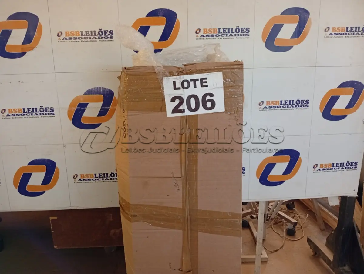 LOTE 206 - 01 - DUTO DE INOX PARA COIFA DE PAREDE (NO ESTADO, NÃO SABEMOS SE FUNCIONA. LEILÃO NÃO TEM GARANTIA E NEM DEVOLUÇÃO, SUJEITO A POSSÍVEIS AVARIAS VISÍVEIS/OCULTAS E/OU AUSÊNCIA DE COMPONENTES)