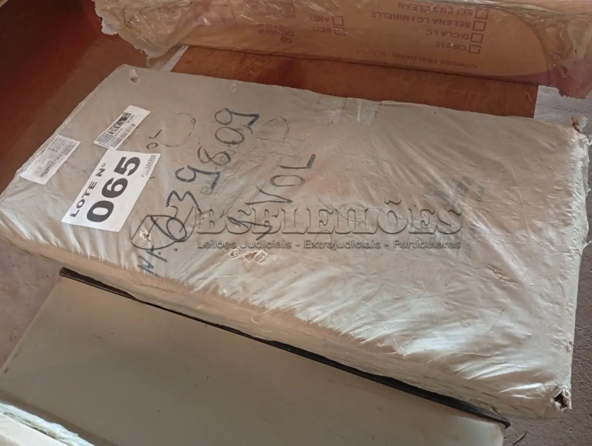 LOTE 065 - 01 - GABINETE PARA BANHEIRO COM RODÍZIOS 2 GAVETAS BN3603 TECNOMOBILI (NO ESTADO, NÃO SABEMOS SE FUNCIONA. LEILÃO NÃO TEM GARANTIA E NEM DEVOLUÇÃO, SUJEITO A POSSÍVEIS AVARIAS VISÍVEIS/OCULTAS E/OU AUSÊNCIA DE COMPONENTES)
