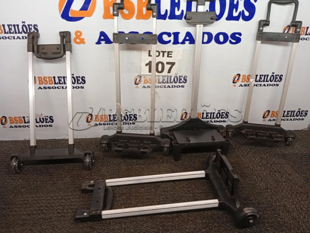 LOTE 107 - 05 - SUPORTES CARRINHO MOCHILA COM RODINHAS (NO ESTADO, NÃO SABEMOS SE FUNCIONA. LEILÃO NÃO TEM GARANTIA E NEM DEVOLUÇÃO, SUJEITO A POSSÍVEIS AVARIAS VISÍVEIS/OCULTAS E/OU AUSÊNCIA DE COMPONENTES)