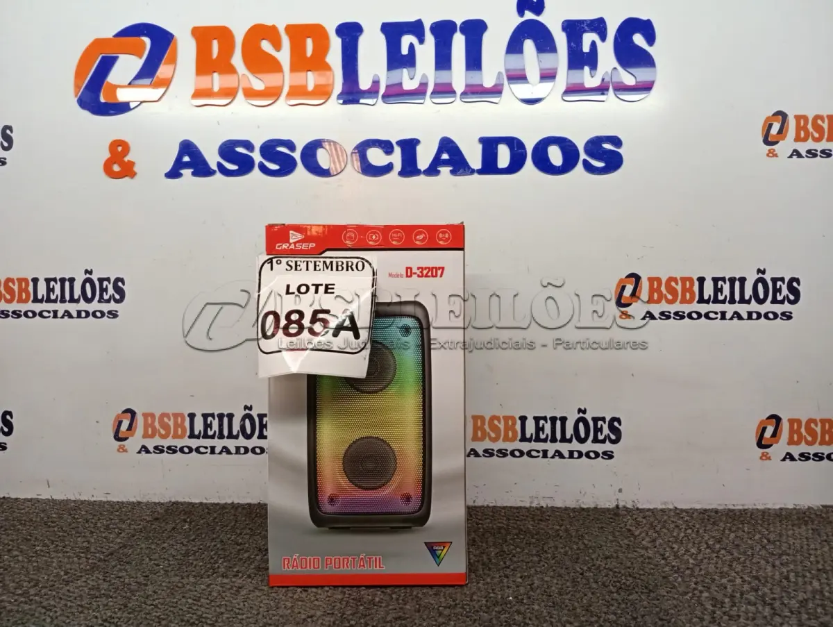 LOTE 085 - 01 RÁDIO PORTÁTIL COM BLUETOOTH MARCA GRASEP MODELO D-3207. (NOVO) (NO ESTADO) ATENÇÃO! FAZER A VISITAÇÃO ANTES DE ARREMATAR, NÃO SABEMOS SE FUNCIONA. LEILÃO NÃO TEM GARANTIA E NEM DEVOLUÇÃO, SUJEITO A POSSÍVEIS AVARIAS VISÍVEIS/OCULTAS E/OU AUSÊNCIA DE COMPONENTES.