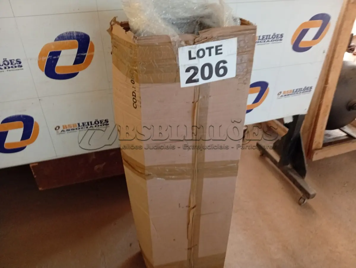 LOTE 206 - 01 - DUTO DE INOX PARA COIFA DE PAREDE (NO ESTADO, NÃO SABEMOS SE FUNCIONA. LEILÃO NÃO TEM GARANTIA E NEM DEVOLUÇÃO, SUJEITO A POSSÍVEIS AVARIAS VISÍVEIS/OCULTAS E/OU AUSÊNCIA DE COMPONENTES)