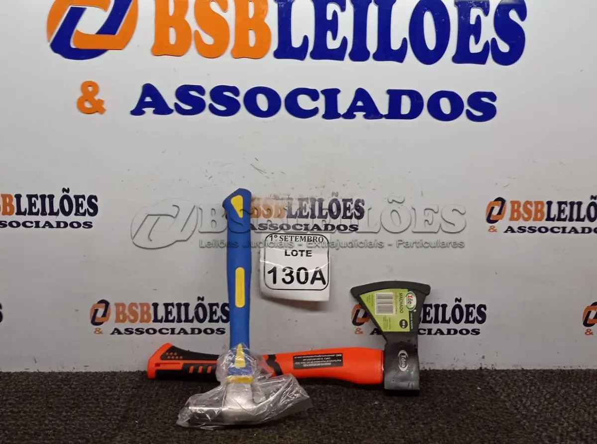 LOTE 130 - 01 MACHADO E 01 MARTELO. (NO ESTADO) ATENÇÃO! FAZER A VISITAÇÃO ANTES DE ARREMATAR, NÃO SABEMOS SE FUNCIONA. LEILÃO NÃO TEM GARANTIA E NEM DEVOLUÇÃO, SUJEITO A POSSÍVEIS AVARIAS VISÍVEIS/OCULTAS E/OU AUSÊNCIA DE COMPONENTES.
