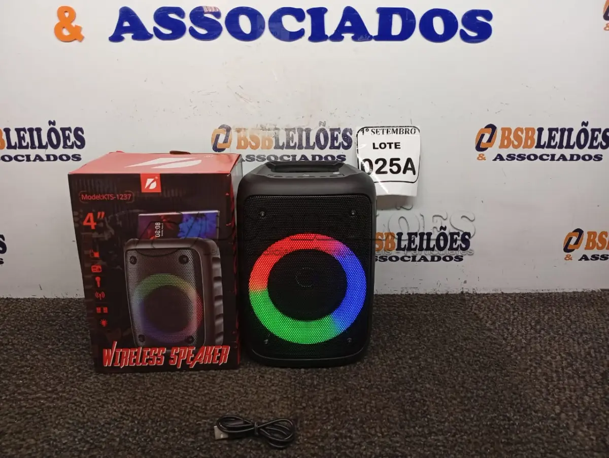 LOTE 025 - 01 CAIXA DE SOM WIRELESS SPEAKER MODELO KTS-1237(NOVO) (NO ESTADO) ATENÇÃO! FAZER A VISITAÇÃO ANTES DE ARREMATAR, NÃO SABEMOS SE FUNCIONA. LEILÃO NÃO TEM GARANTIA E NEM DEVOLUÇÃO, SUJEITO A POSSÍVEIS AVARIAS VISÍVEIS/OCULTAS E/OU AUSÊNCIA DE COMPONENTES.
