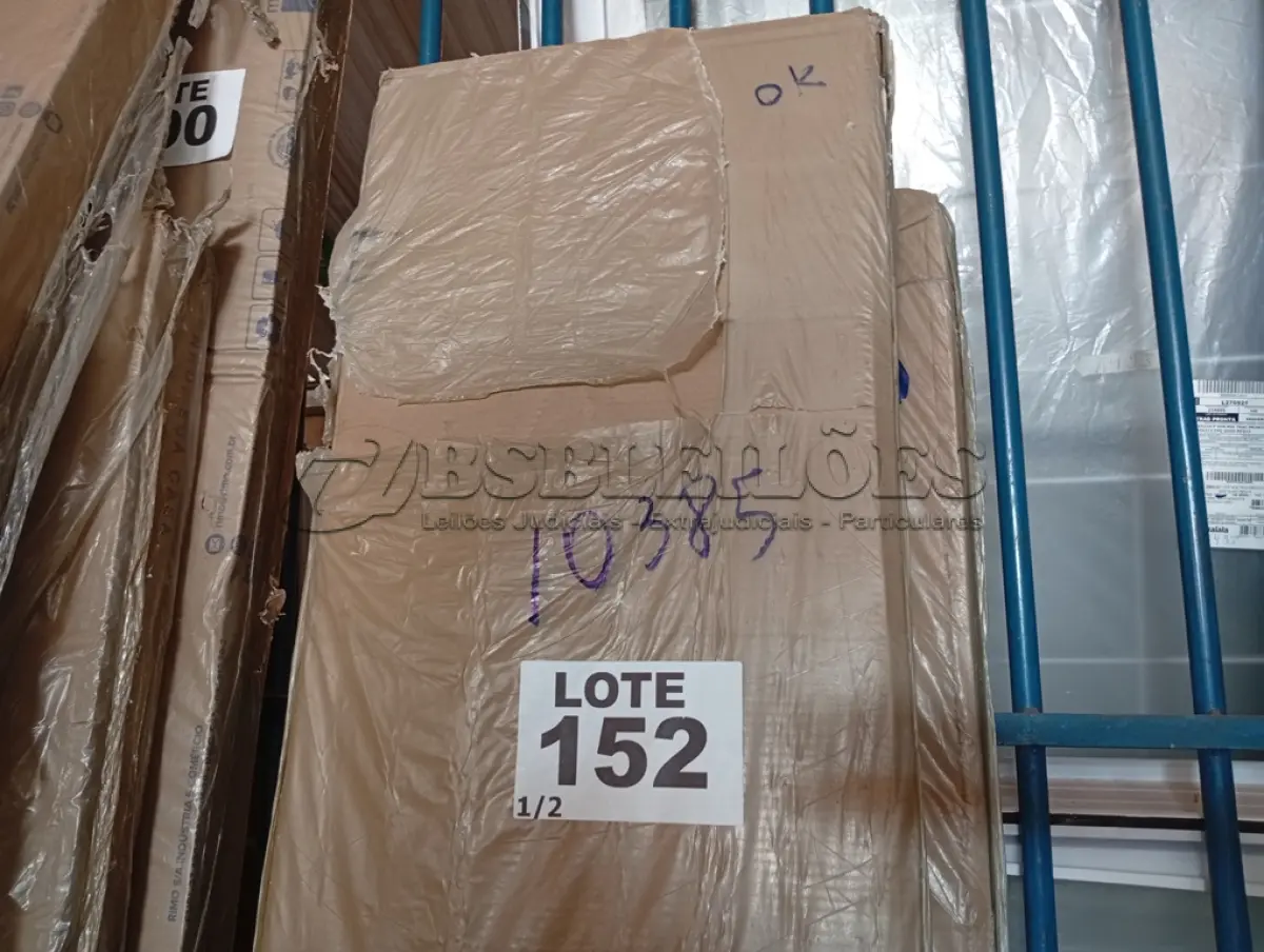 LOTE 152 - 01 - GUARDA-ROUPA MALBEC DE CASAL INCORPLAC (NO ESTADO, NÃO SABEMOS SE FUNCIONA. LEILÃO NÃO TEM GARANTIA E NEM DEVOLUÇÃO, SUJEITO A POSSÍVEIS AVARIAS VISÍVEIS/OCULTAS E/OU AUSÊNCIA DE COMPONENTES)