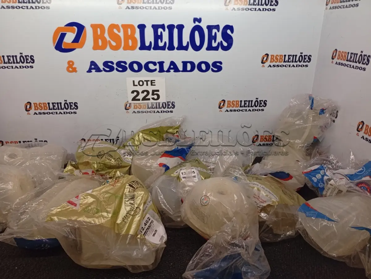 LOTE 225 - 14 - RESERVATÓRIOS DE ÁGUA AUTOMOTIVO DIVERSO (NO ESTADO, NÃO SABEMOS SE FUNCIONA. LEILÃO NÃO TEM GARANTIA E NEM DEVOLUÇÃO, SUJEITO A POSSÍVEIS AVARIAS VISÍVEIS/OCULTAS E/OU AUSÊNCIA DE COMPONENTES)