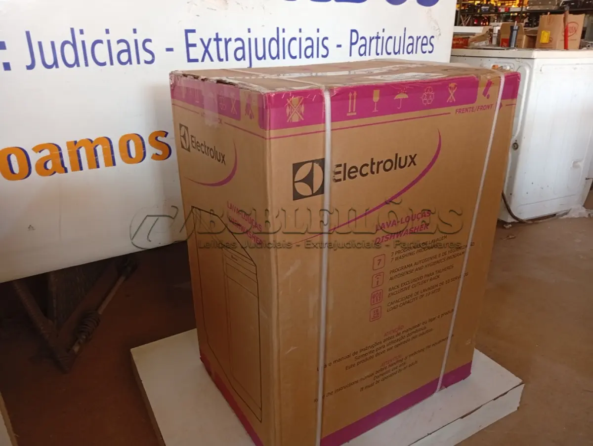 LOTE 195 - 01 - LAVA-LOUÇAS ELECTROLUX 10 SERVIÇOS COM FUNÇÃO HIGIENIZAR LL10X - INOX - 110 VOLTS (LACRADA) (NO ESTADO, NÃO SABEMOS SE FUNCIONA. LEILÃO NÃO TEM GARANTIA E NEM DEVOLUÇÃO, SUJEITO A POSSÍVEIS AVARIAS VISÍVEIS/OCULTAS E/OU AUSÊNCIA DE COMPONENTES)
