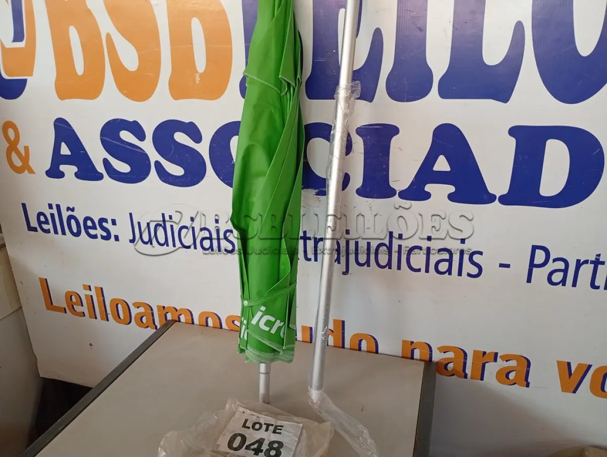 LOTE 048 - 01 - GUARDA SOL 1.60 ALUMÍNIO (NO ESTADO, NÃO SABEMOS SE FUNCIONA. LEILÃO NÃO TEM GARANTIA E NEM DEVOLUÇÃO, SUJEITO A POSSÍVEIS AVARIAS VISÍVEIS/OCULTAS E/OU AUSÊNCIA DE COMPONENTES)