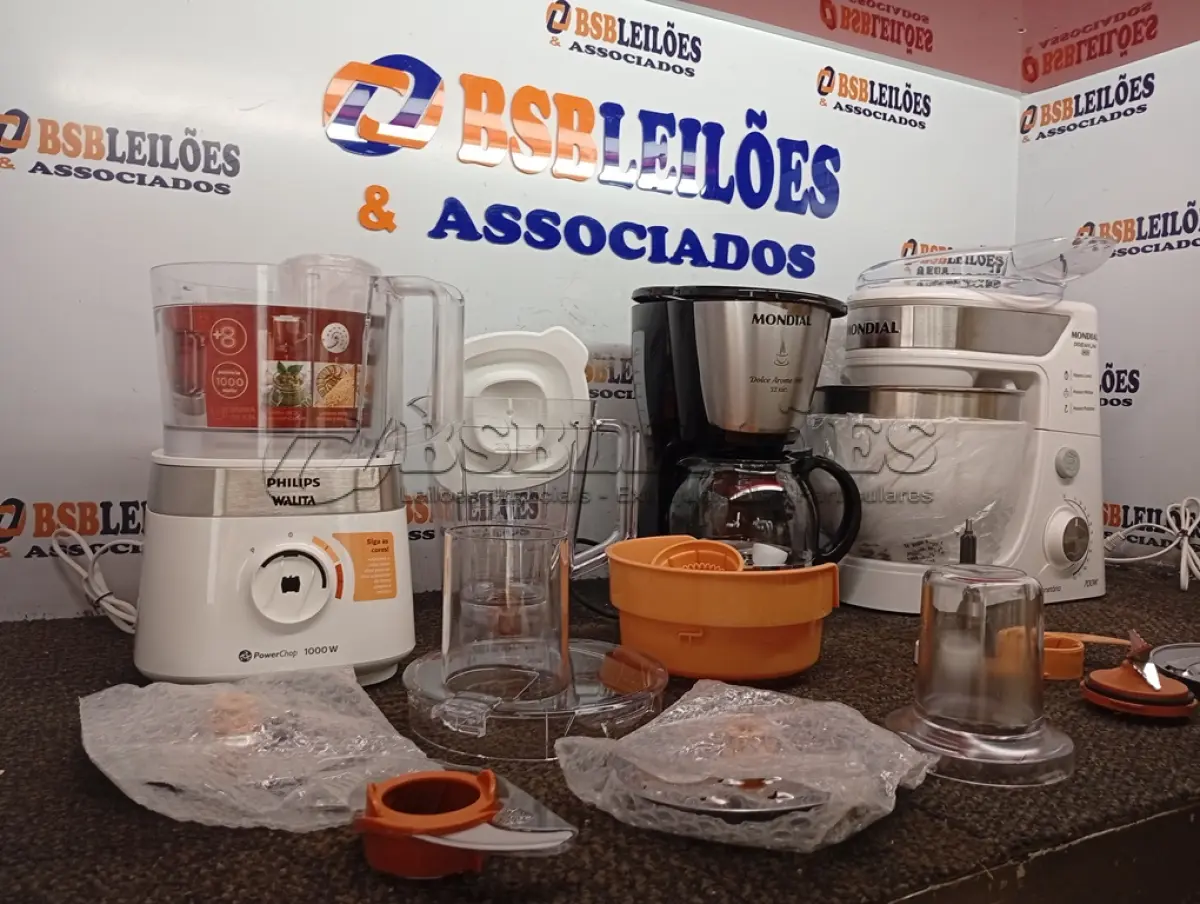 LOTE 059 - 01 BATEDEIRA PLANETÁRIA MONDIAL – 01 PROCESSADOR PHILIPS WALITA – 01 CAFETEIRA MONDIAL (NO ESTADO, NÃO SABEMOS SE FUNCIONA. LEILÃO NÃO TEM GARANTIA E NEM DEVOLUÇÃO, SUJEITO A POSSÍVEIS AVARIAS VISÍVEIS/OCULTAS E/OU AUSÊNCIA DE COMPONENTES)