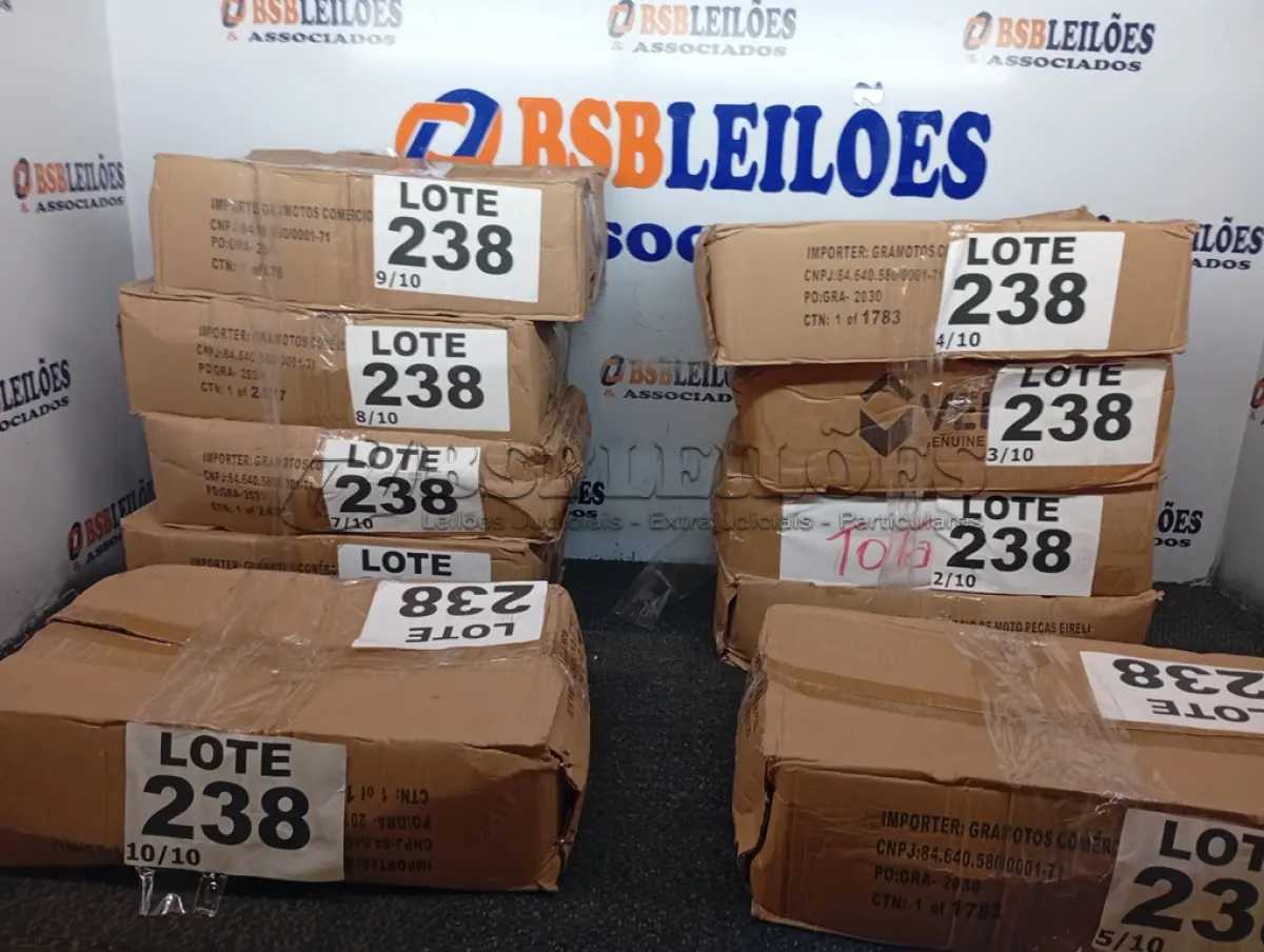 LOTE 238 - 400 - LÂMPADAS FAROL H4 12VOLTS (NO ESTADO, NÃO SABEMOS SE FUNCIONA. LEILÃO NÃO TEM GARANTIA E NEM DEVOLUÇÃO, SUJEITO A POSSÍVEIS AVARIAS VISÍVEIS/OCULTAS E/OU AUSÊNCIA DE COMPONENTES)
