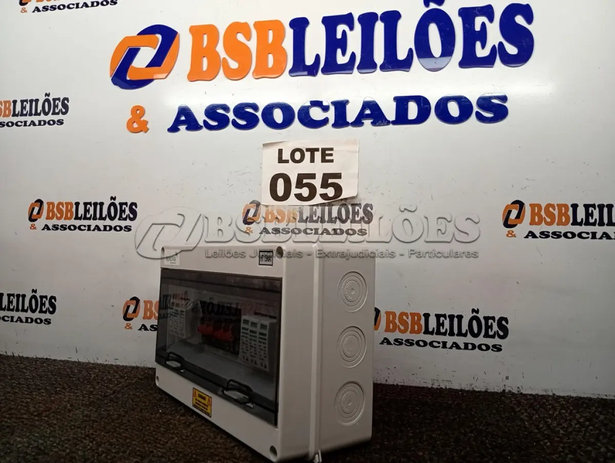 LOTE 055 - 01 - STRING BOX SOLAR RENOVIGI (NO ESTADO, NÃO SABEMOS SE FUNCIONA. LEILÃO NÃO TEM GARANTIA E NEM DEVOLUÇÃO, SUJEITO A POSSÍVEIS AVARIAS VISÍVEIS/OCULTAS E/OU AUSÊNCIA DE COMPONENTES)