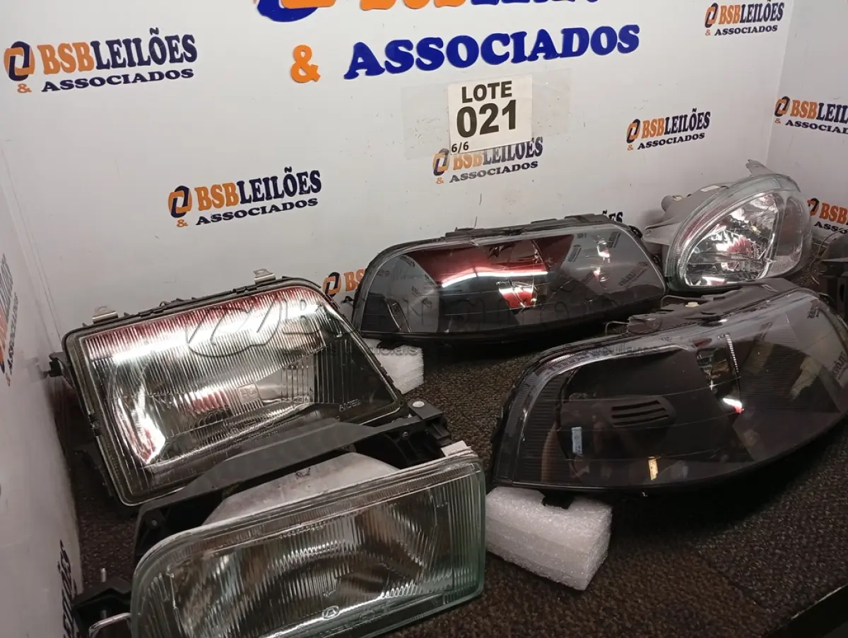 LOTE 021 - 06 – FARÓIS DIVERSOS (NO ESTADO, NÃO SABEMOS SE FUNCIONA. LEILÃO NÃO TEM GARANTIA E NEM DEVOLUÇÃO, SUJEITO A POSSÍVEIS AVARIAS VISÍVEIS/OCULTAS E/OU AUSÊNCIA DE COMPONENTES)