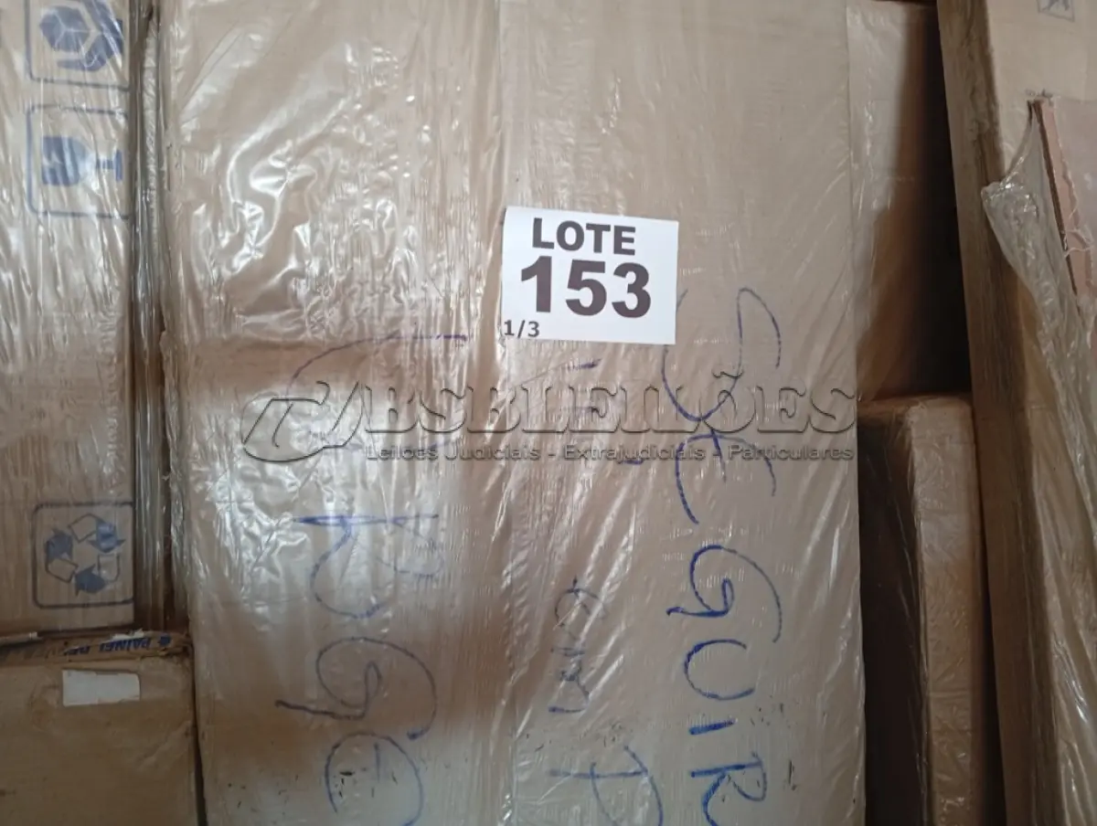 LOTE 153 - 01 - GUARDA ROUPA 1094 (NO ESTADO, NÃO SABEMOS SE FUNCIONA. LEILÃO NÃO TEM GARANTIA E NEM DEVOLUÇÃO, SUJEITO A POSSÍVEIS AVARIAS VISÍVEIS/OCULTAS E/OU AUSÊNCIA DE COMPONENTES)