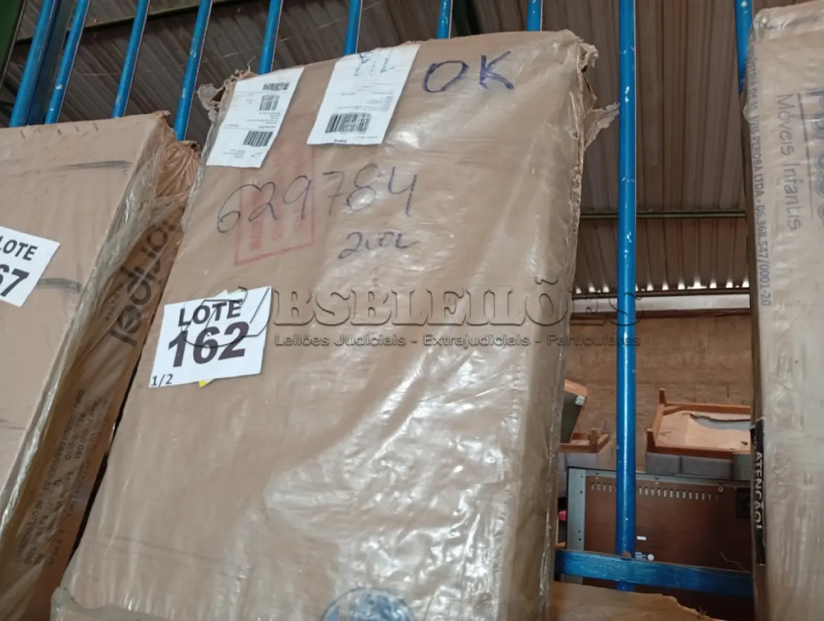 LOTE 162 - 01 - ARMÁRIO DE COZINHA ITATIAIA VENEZA (NO ESTADO, NÃO SABEMOS SE FUNCIONA. LEILÃO NÃO TEM GARANTIA E NEM DEVOLUÇÃO, SUJEITO A POSSÍVEIS AVARIAS VISÍVEIS/OCULTAS E/OU AUSÊNCIA DE COMPONENTES)