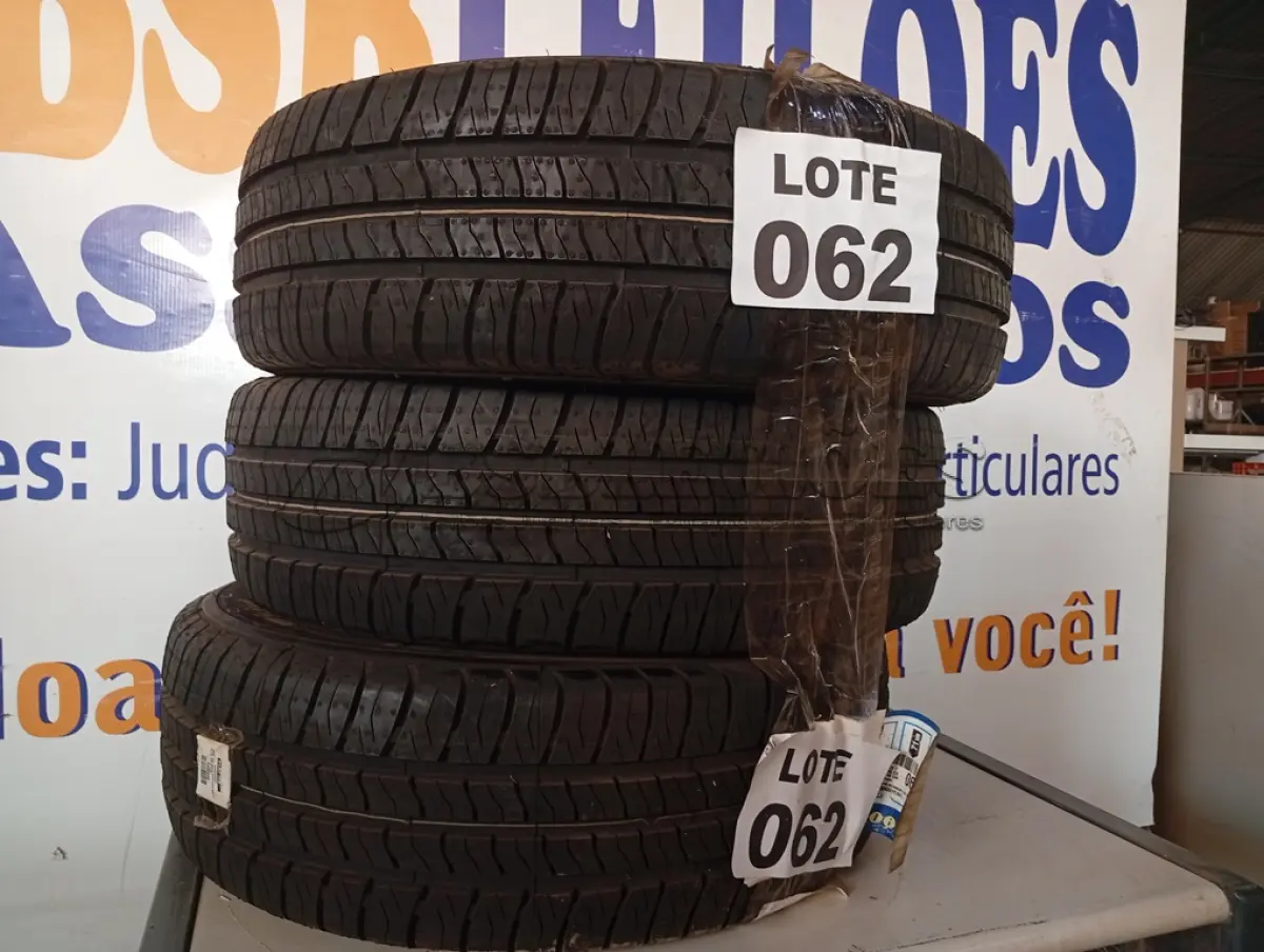 LOTE 062 - 03 - PNEU 205/65R15 94T SL DIRECTION SUV GOODYEAR (NO ESTADO, NÃO SABEMOS SE FUNCIONA. LEILÃO NÃO TEM GARANTIA E NEM DEVOLUÇÃO, SUJEITO A POSSÍVEIS AVARIAS VISÍVEIS/OCULTAS E/OU AUSÊNCIA DE COMPONENTES)