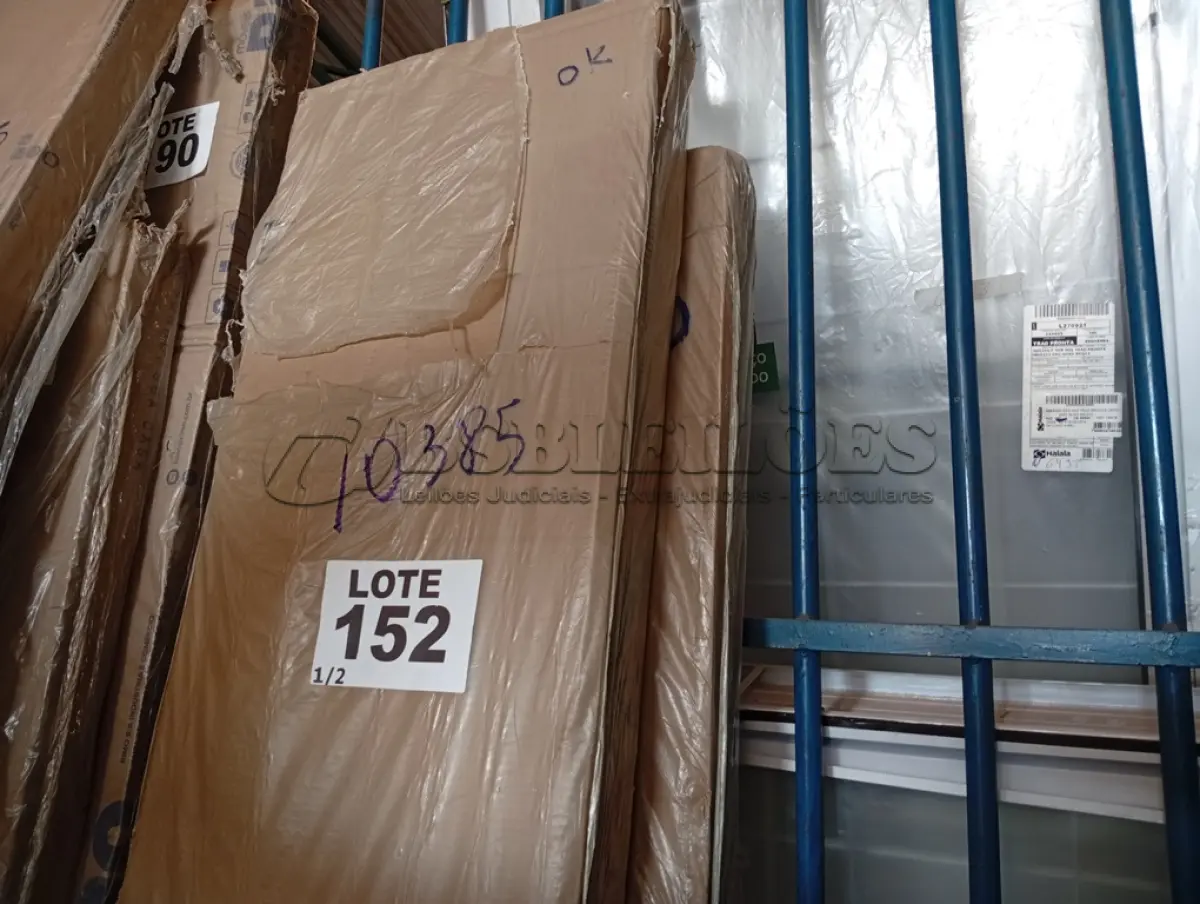 LOTE 152 - 01 - GUARDA-ROUPA MALBEC DE CASAL INCORPLAC (NO ESTADO, NÃO SABEMOS SE FUNCIONA. LEILÃO NÃO TEM GARANTIA E NEM DEVOLUÇÃO, SUJEITO A POSSÍVEIS AVARIAS VISÍVEIS/OCULTAS E/OU AUSÊNCIA DE COMPONENTES)