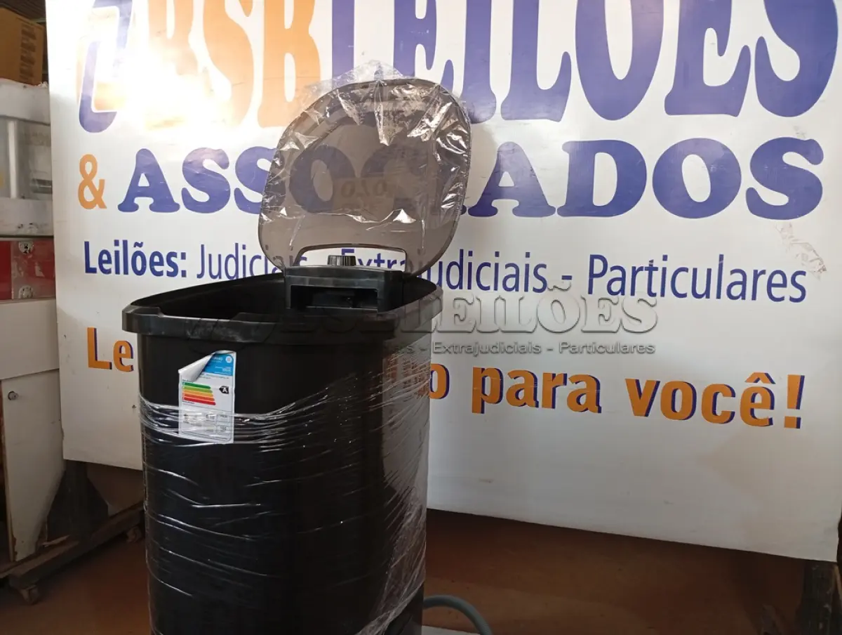 LOTE 070 - 01 - LAVADORA SUGGAR NEO ECO 10KG SEMI AUT. PRETA 110V (NO ESTADO, NÃO SABEMOS SE FUNCIONA. LEILÃO NÃO TEM GARANTIA E NEM DEVOLUÇÃO, SUJEITO A POSSÍVEIS AVARIAS VISÍVEIS/OCULTAS E/OU AUSÊNCIA DE COMPONENTES)