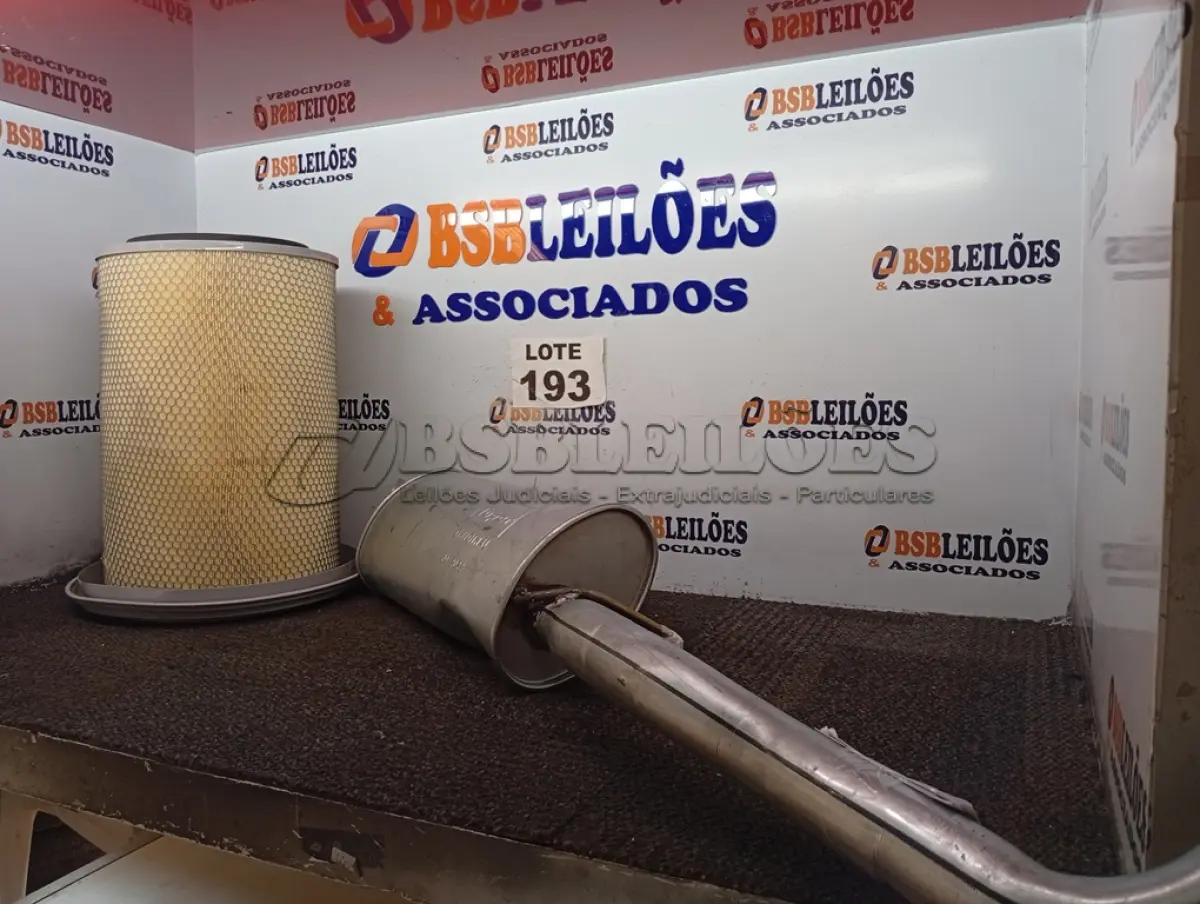 LOTE 193 - 02 – ITENS AUTOMOTIVOS DIVERSOS (NO ESTADO, NÃO SABEMOS SE FUNCIONA. LEILÃO NÃO TEM GARANTIA E NEM DEVOLUÇÃO, SUJEITO A POSSÍVEIS AVARIAS VISÍVEIS/OCULTAS E/OU AUSÊNCIA DE COMPONENTES)