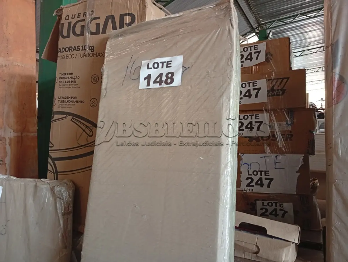 LOTE 148 - 01 - ESCRIVANINHA COM PENTEADEIRA CRYSTAL BELAFLEX BRANCO (NO ESTADO, NÃO SABEMOS SE FUNCIONA. LEILÃO NÃO TEM GARANTIA E NEM DEVOLUÇÃO, SUJEITO A POSSÍVEIS AVARIAS VISÍVEIS/OCULTAS E/OU AUSÊNCIA DE COMPONENTES)
