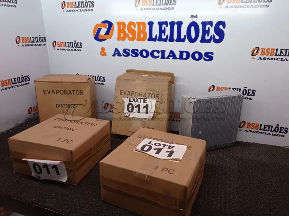 LOTE 011 - 04 - EVAPORADOR AR CONDICIONADO VOLKSWAGEN GOL, PARATI, SAVEIRO (NO ESTADO, NÃO SABEMOS SE FUNCIONA. LEILÃO NÃO TEM GARANTIA E NEM DEVOLUÇÃO, SUJEITO A POSSÍVEIS AVARIAS VISÍVEIS/OCULTAS E/OU AUSÊNCIA DE COMPONENTES)