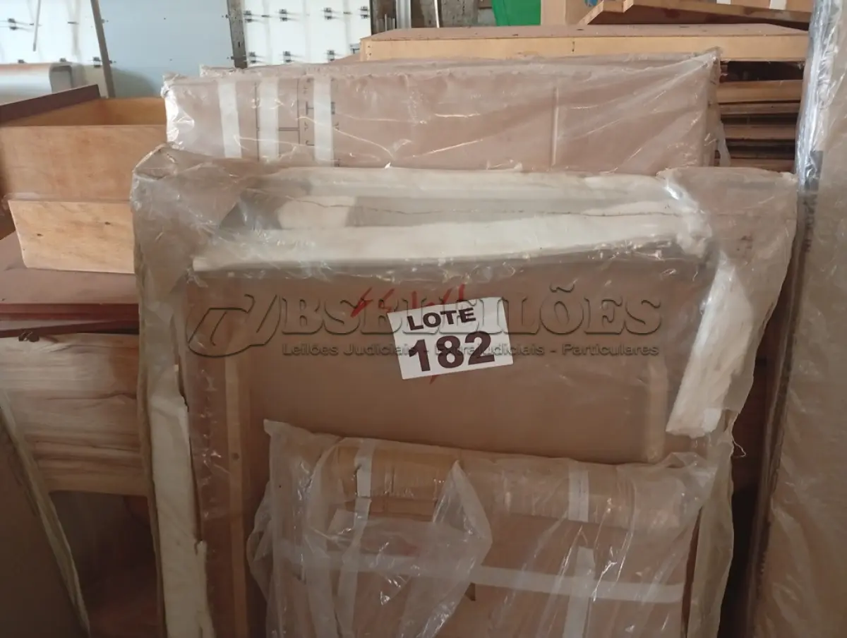 LOTE 182